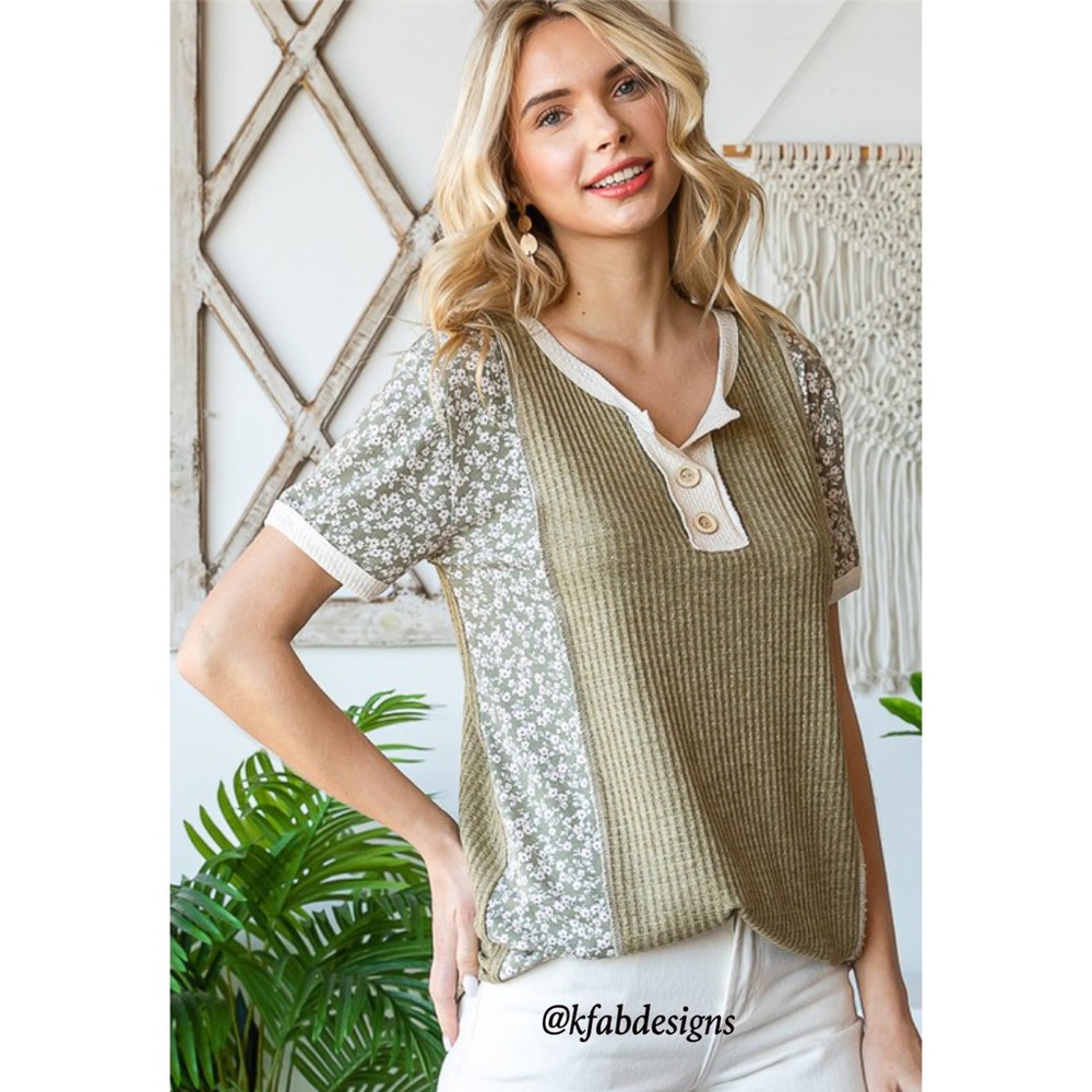 LAST! Vintage Olive Waffle Knit Floral Color Block Relaxed Fit Top! - Picture 2 of 8